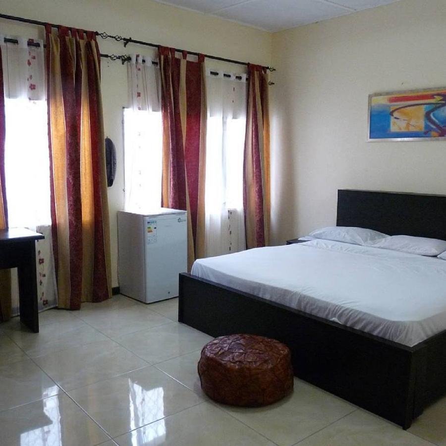 מונרוביה Maryland Guesthouse מראה חיצוני תמונה